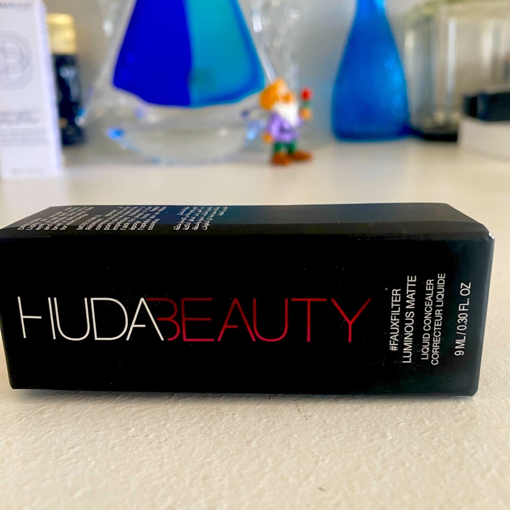 FAUXFILTER Under Eye Color Corrector Huda beauty